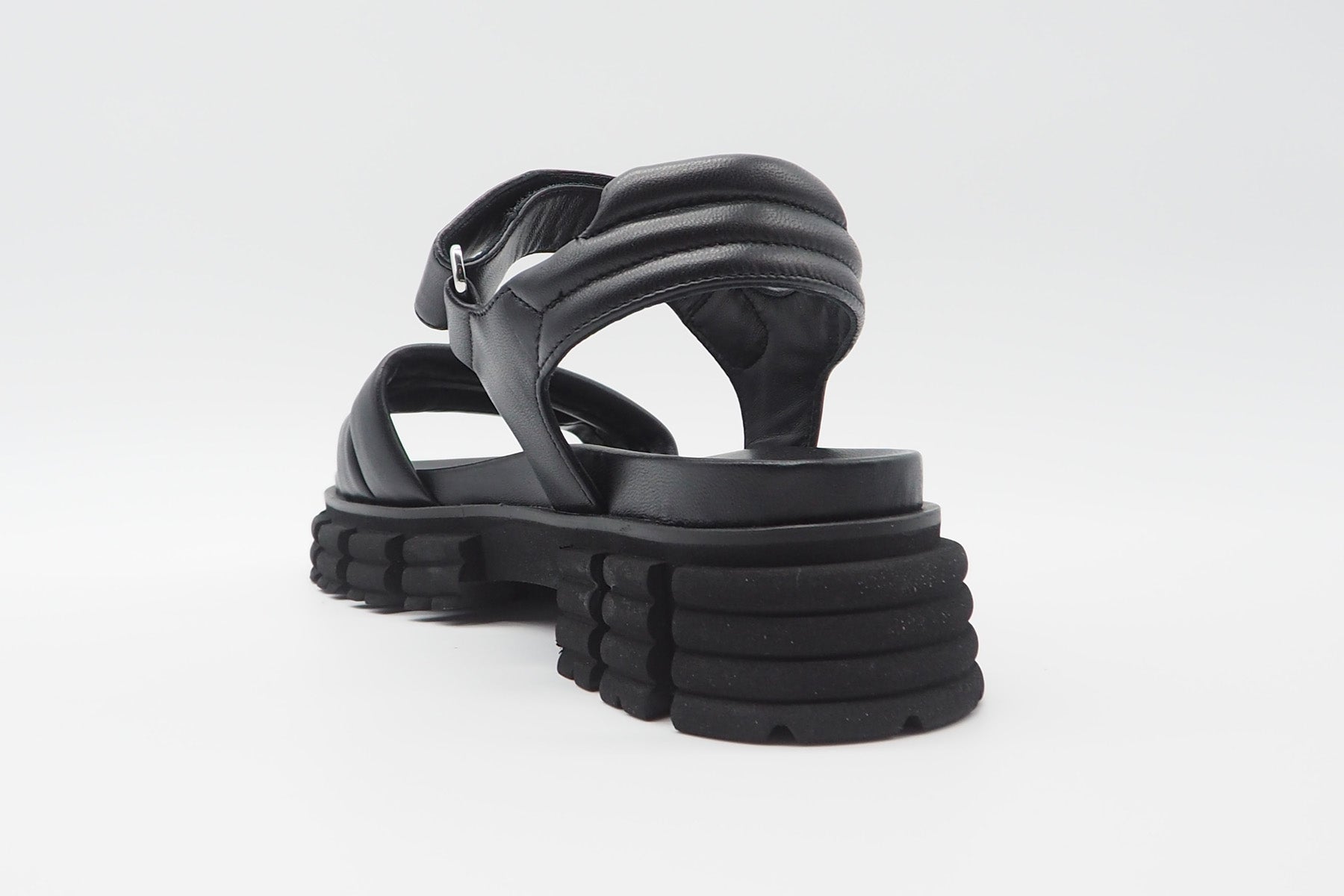 Damen Sandale aus Leder in Schwarz Damen Sandalen Kennel & Schmenger