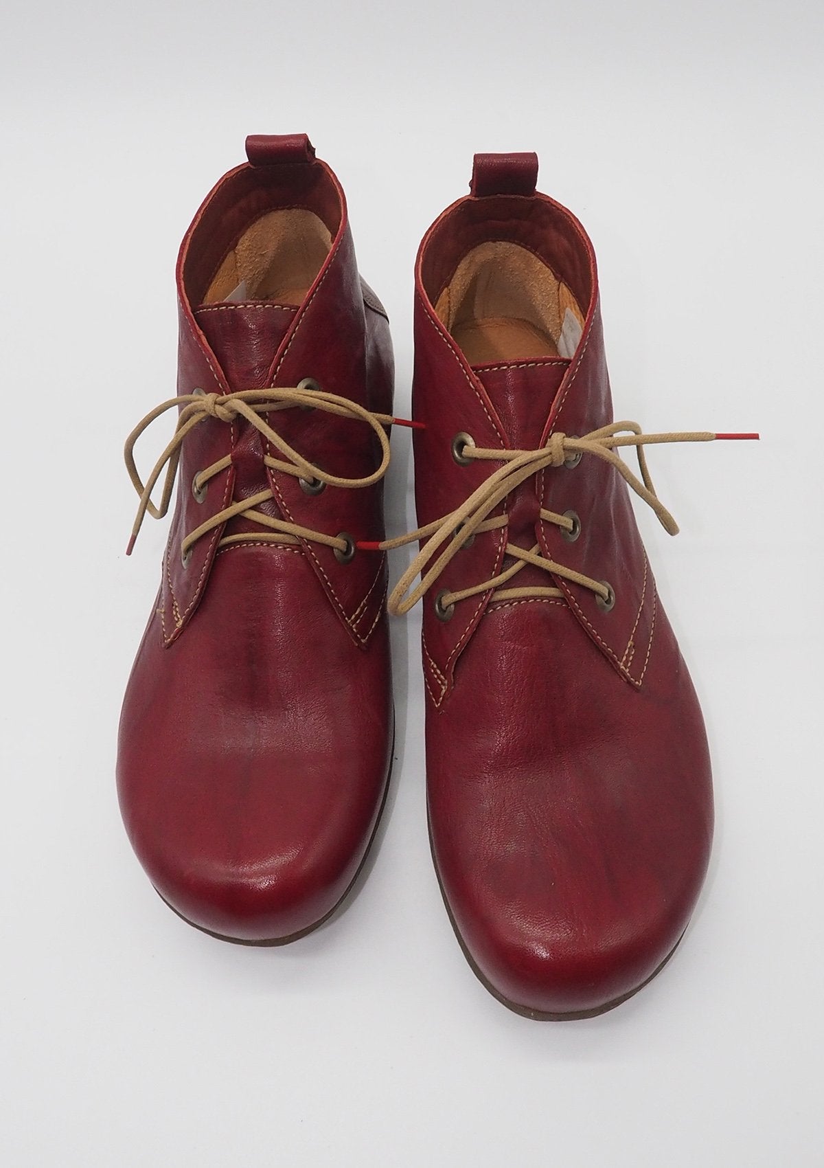 Damen Schnürbootie in ergonomischer Form aus Naturleder in Rot Damen Schnürboots Think