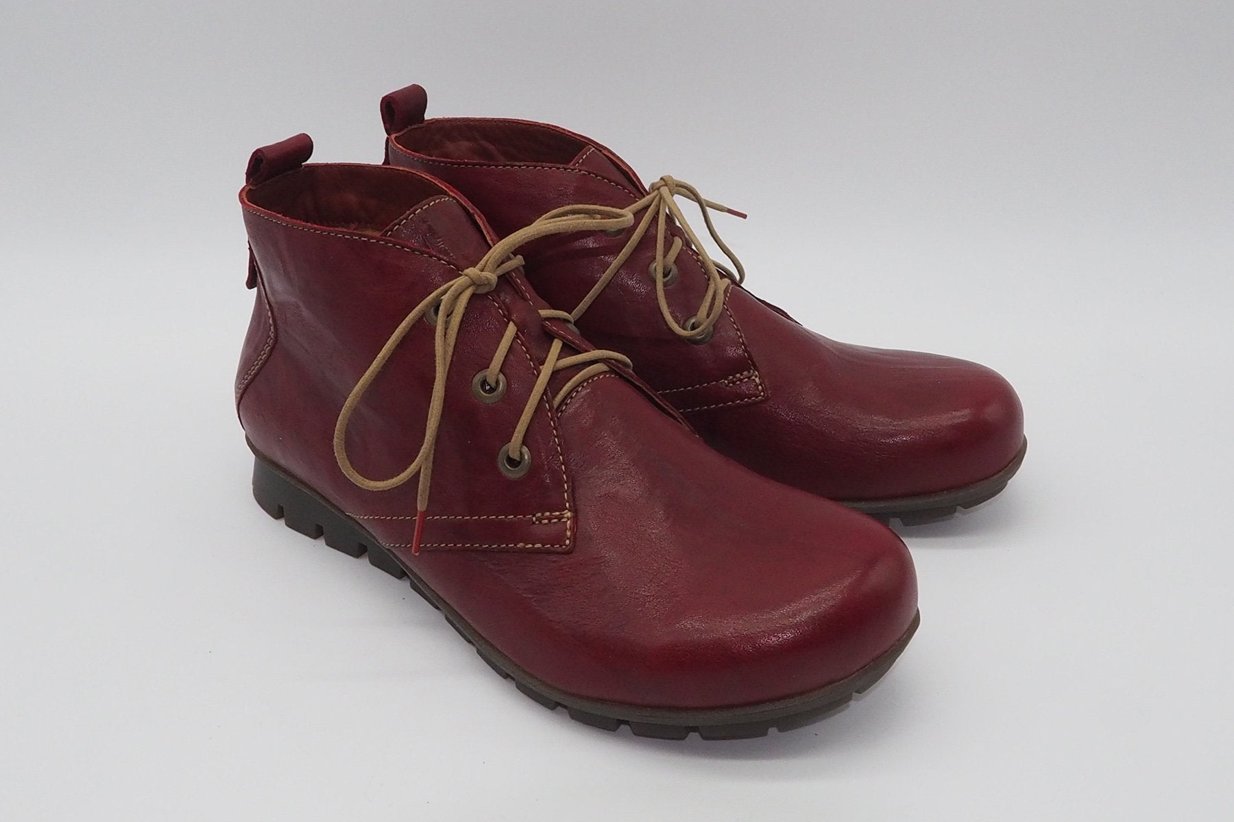 Damen Schnürbootie in ergonomischer Form aus Naturleder in Rot Damen Schnürboots Think