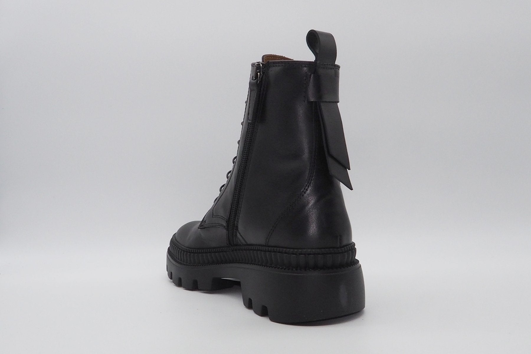 Damen Schnürboots auf Volumensohle aus Leder in Schwarz Damen Schnürboots Karin