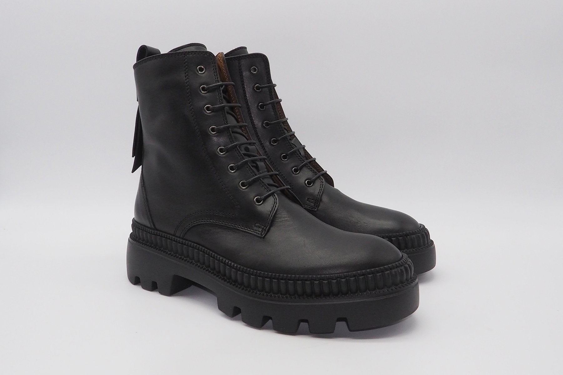 Damen Schnürboots auf Volumensohle aus Leder in Schwarz Damen Schnürboots Karin