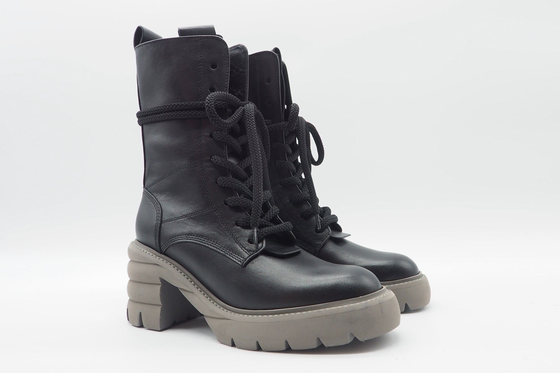 Damen Schnürboots aus Glattleder in Schwarz - Absatz 8cm Damen Schnürboots Kennel & Schmenger