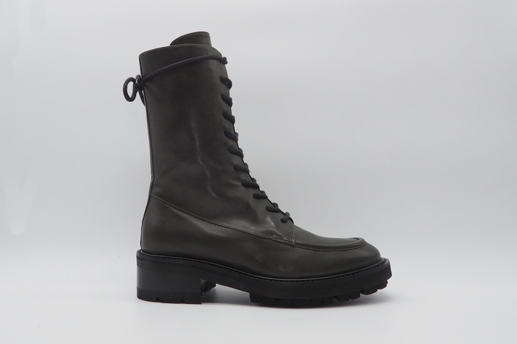 Damen Schnürboots im Combatstil aus Handschuhleder in Military Green Damen Schnürboots Mara Bini