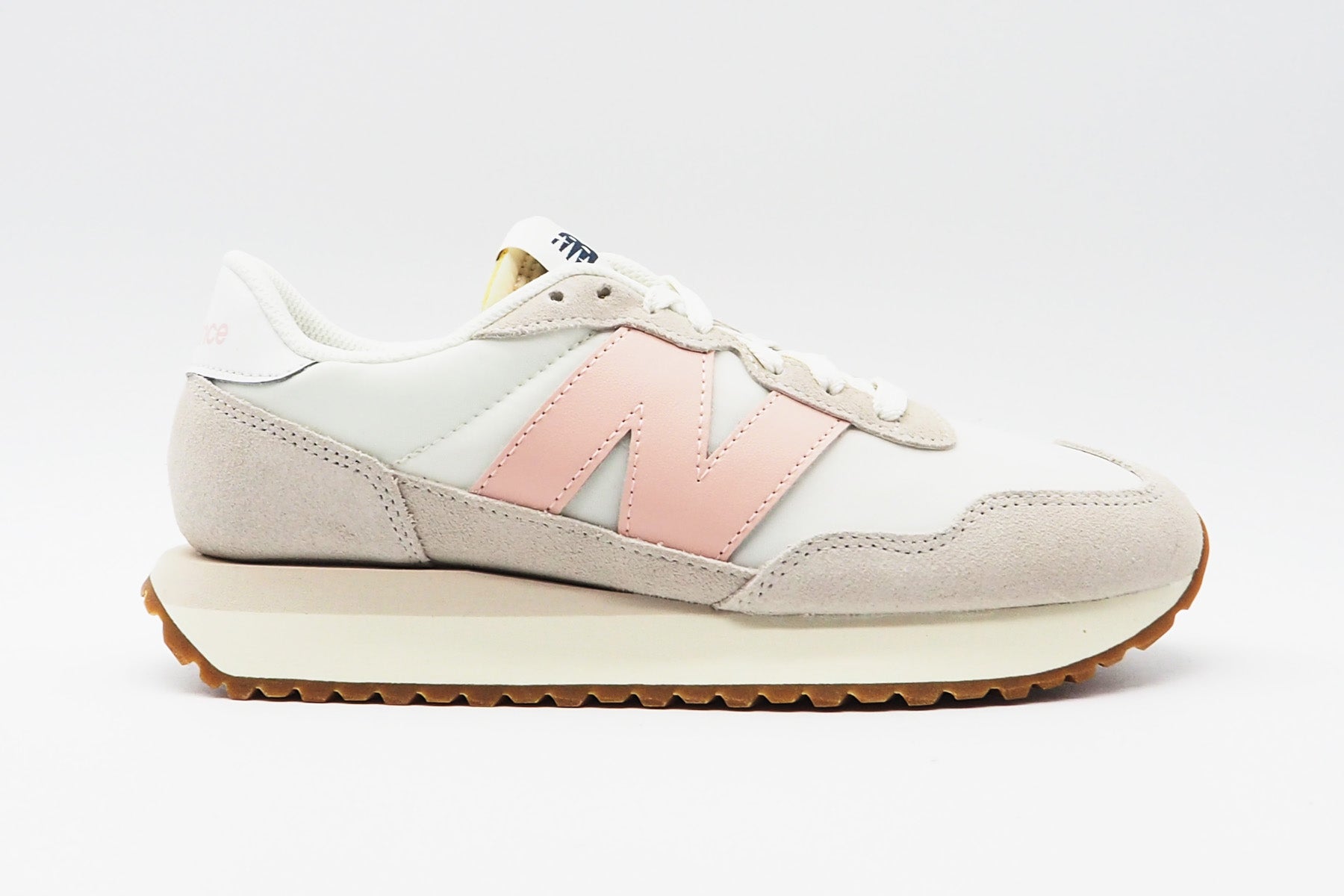 Damen Sneaker 237 aus Veloursleder & Nylon in Weiß, Sand & Rosé Damen Sneakers New Balance