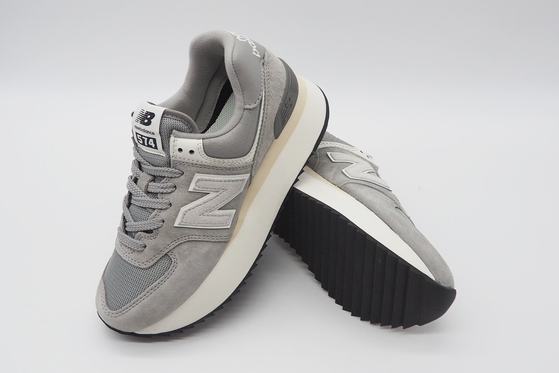 Damen Sneaker 574 aus Mesh & Nubukleder in Grau - Lifestyle Damen Sneaker New Balance