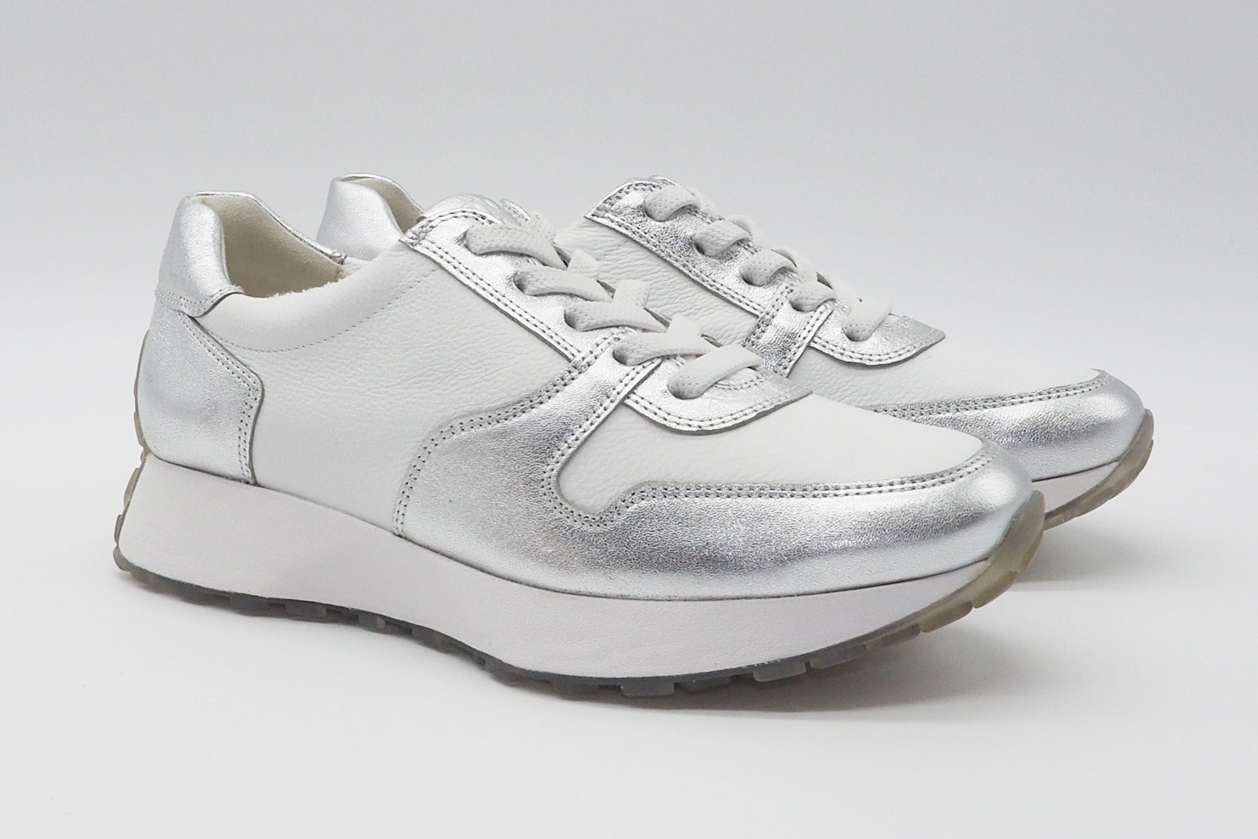 Damen Sneaker aus Glatt- & Metallicleder in Weiß & Silber Damen Sneaker Paul Green