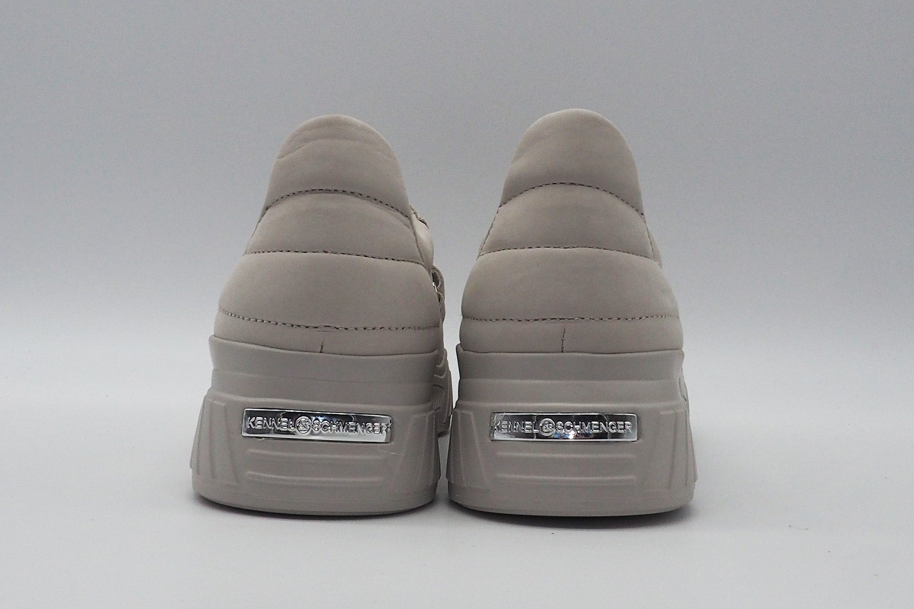 Damen Sneaker aus Nubukleder in Sand Damen Sneakers Kennel & Schmenger