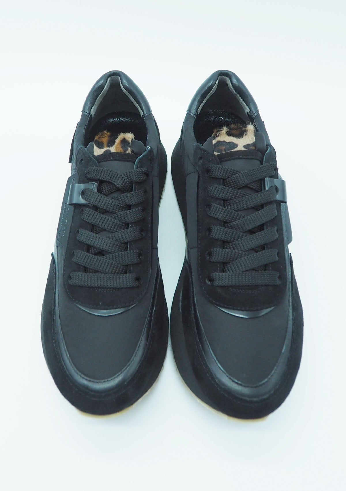 Damen Sneaker aus Veloursleder & Nylon in Schwarz mit Leo-Print an der Ferse Damen Sneaker Kennel & Schmenger
