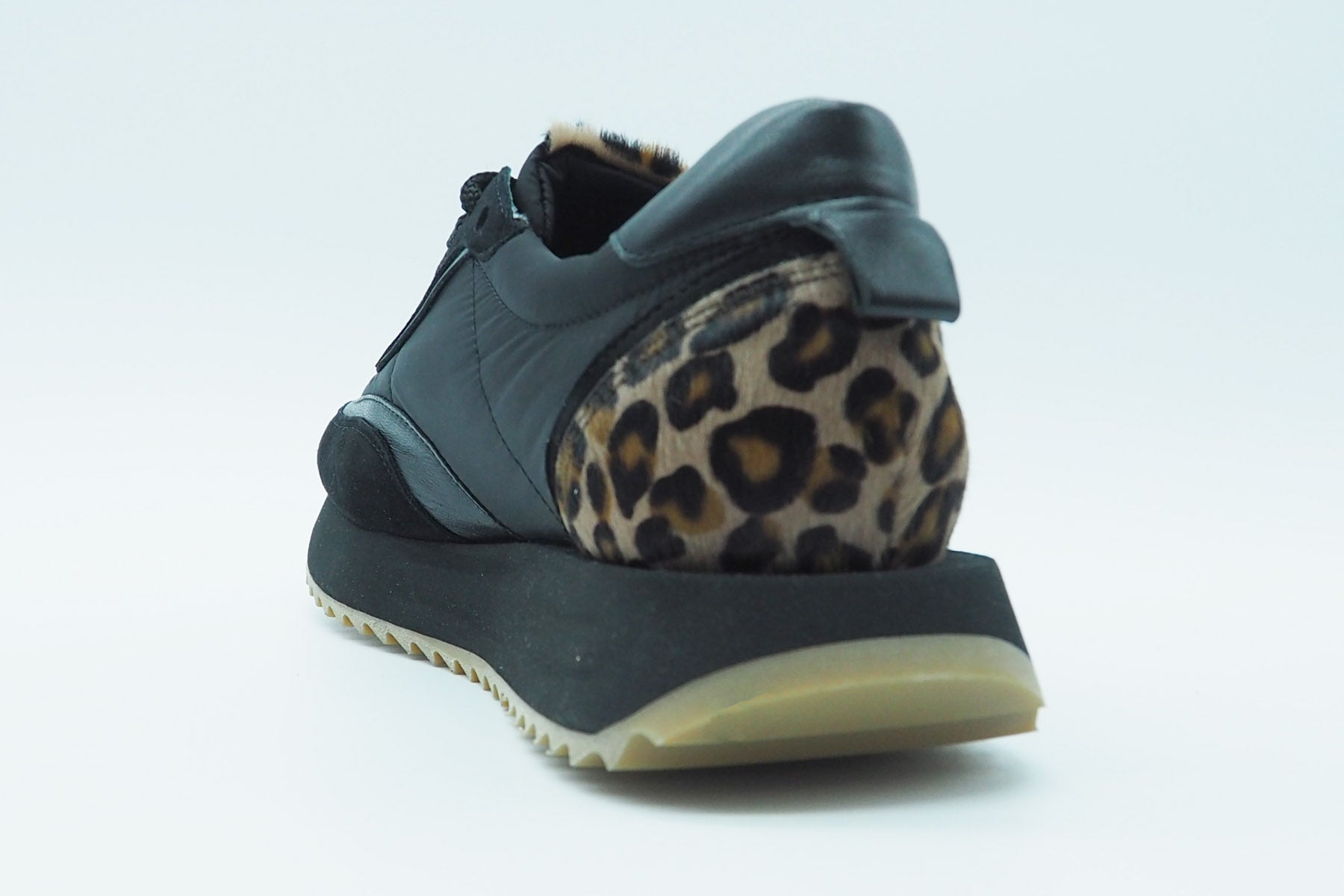 Damen Sneaker aus Veloursleder & Nylon in Schwarz mit Leo-Print an der Ferse Damen Sneaker Kennel & Schmenger