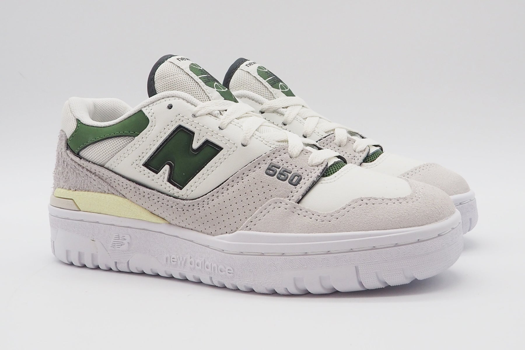 Damen Sneaker BBW550SG aus Leder in Weiß, Grau & Grün Damen Sneaker New Balance