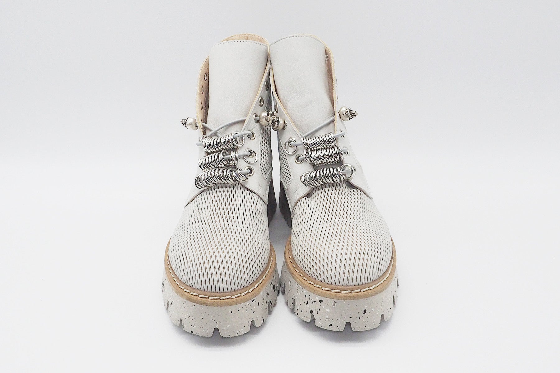 Damen Stiefelette aus gestanztem Leder in Weiß Damen Stiefeletten Fruit