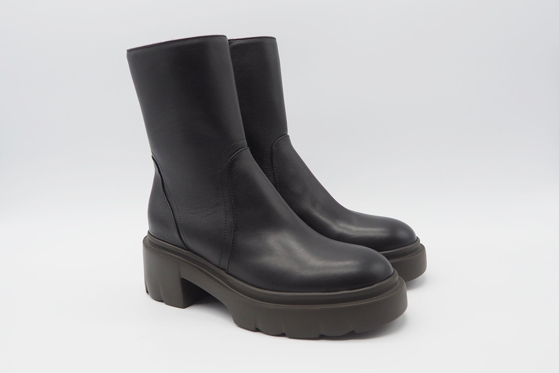 Damen Stiefelette aus Glattleder in Schwarz mit farblich abgesetzter Volumen-Sohle - Absatz 5cm Damen Stiefeletten Pomme D'or