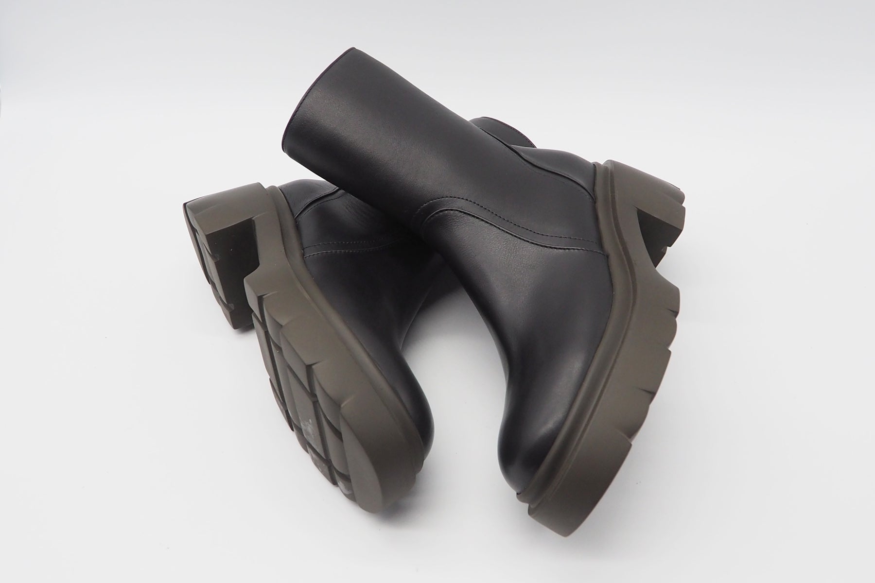 Damen Stiefelette aus Glattleder in Schwarz mit farblich abgesetzter Volumen-Sohle - Absatz 5cm Damen Stiefeletten Pomme D'or