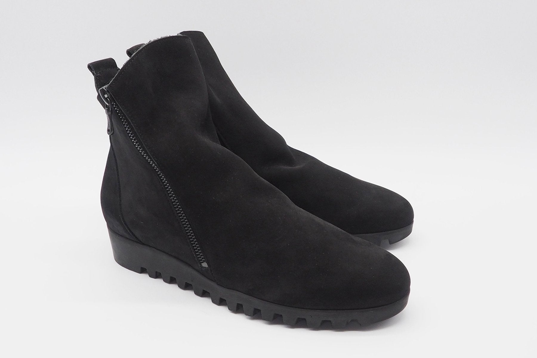 Damen Stiefelette aus Nubukleder in Schwarz Damen Stiefeletten Arche