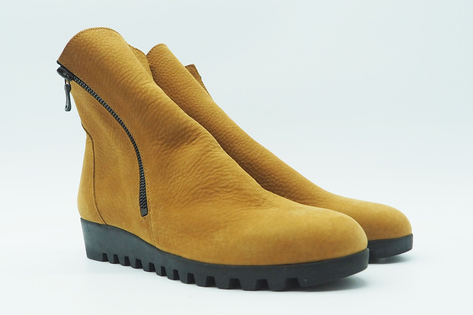 Damen Stiefelette "Lomage" aus Nubukleder in Mittelbraun Damen Stiefeletten Arche