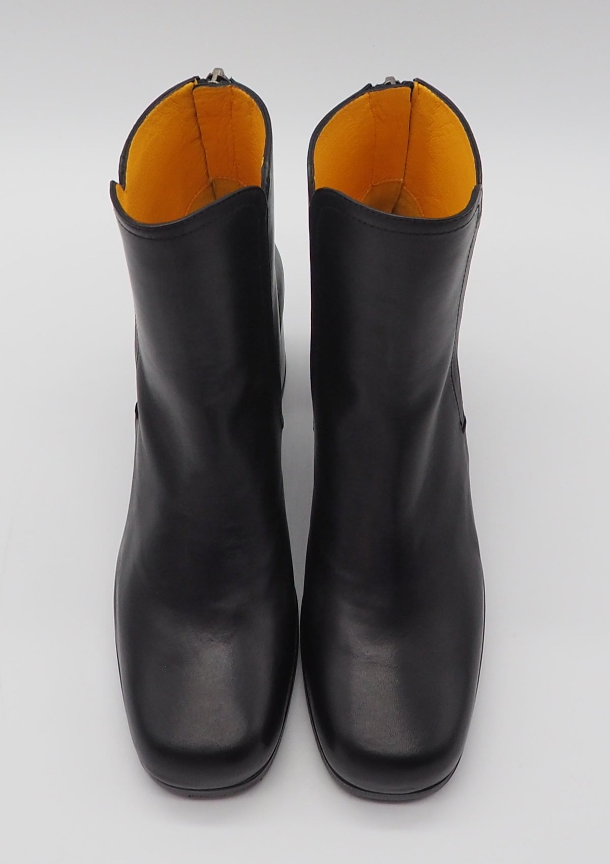 Damen Stiefelette mit Absatz aus Glattleder in Schwarz - Absatz 7cm Damen Stiefeletten Mara Bini