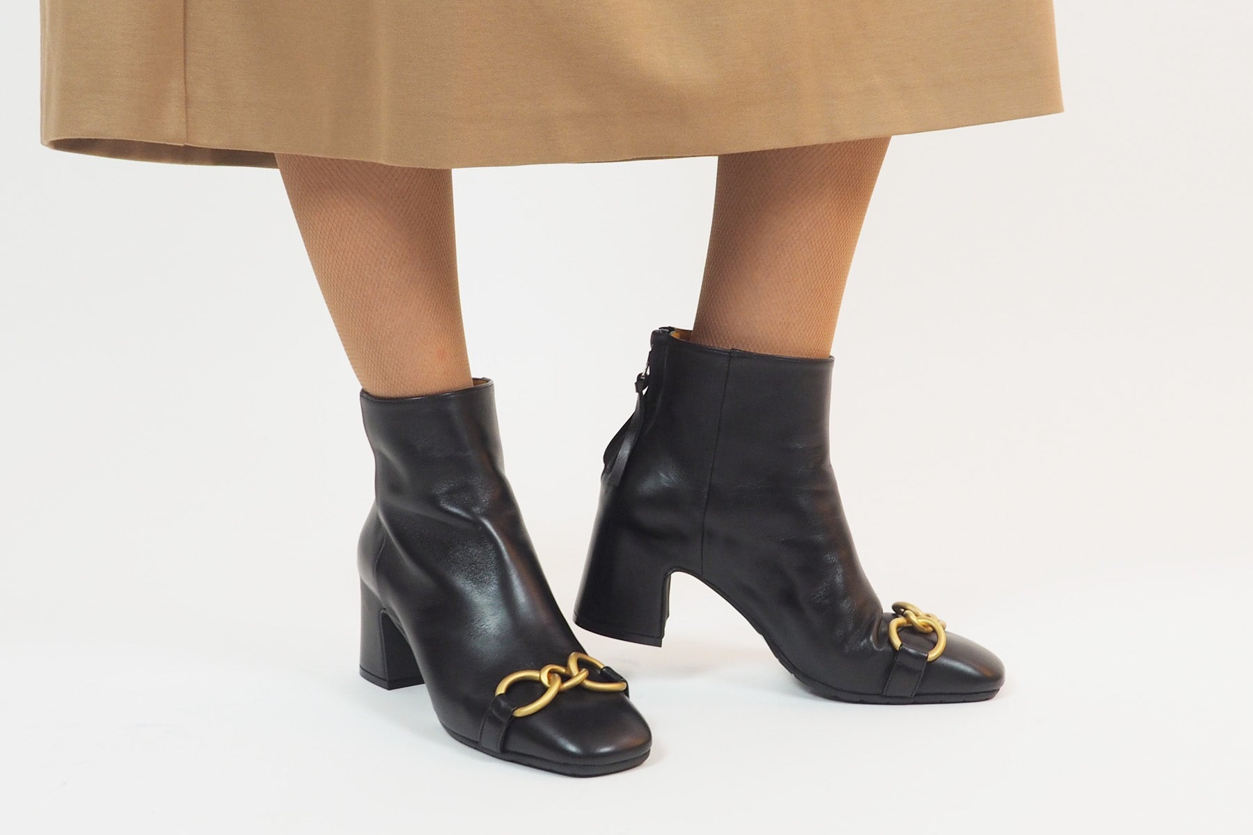 Damen Stiefelette mit Absatz & Goldspange aus Glattleder in Schwarz - Absatz 6cm Damen Stiefeletten Mara Bini