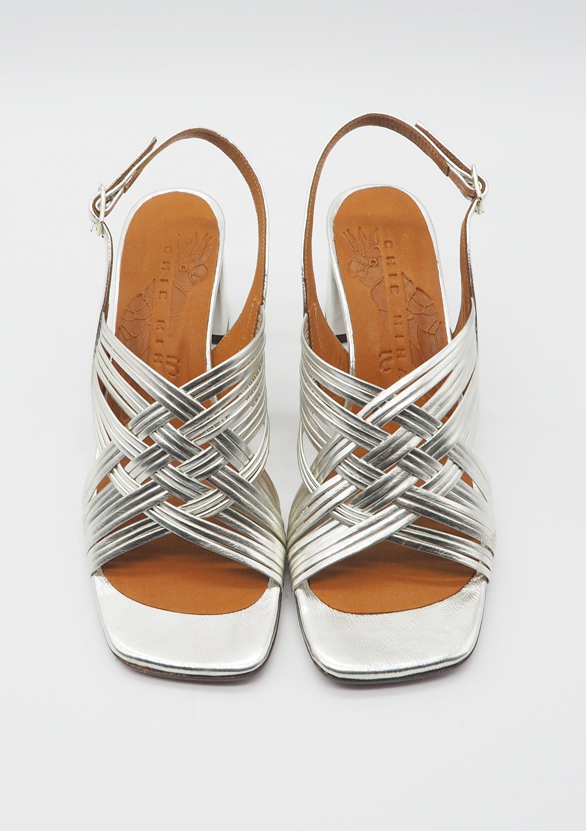 Edle Damen Absatz-Sandale aus Metallicleder in Silber - Absatz 6cm - Lubeya Damen Sandalen Chie Mihara