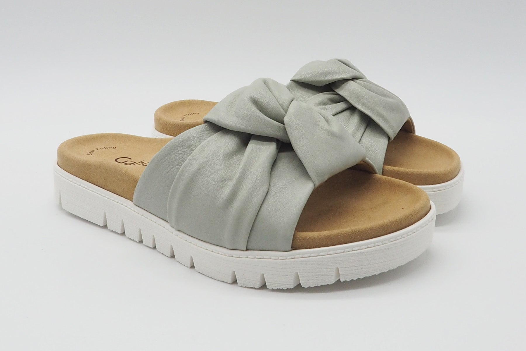 Feine Damen Pantoffel aus Glattleder in Salbei - Absatz 3,5cm Damen Mules & Sabots Gabor