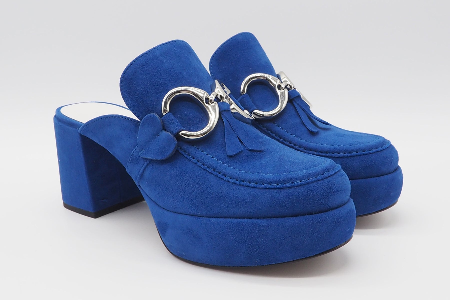 Feine Damen Plateau-Mules aus Veloursleder in Royalblau - Clogs IRA - Absatz 8cm Damen Mules & Sabots Kennel & Schmenger
