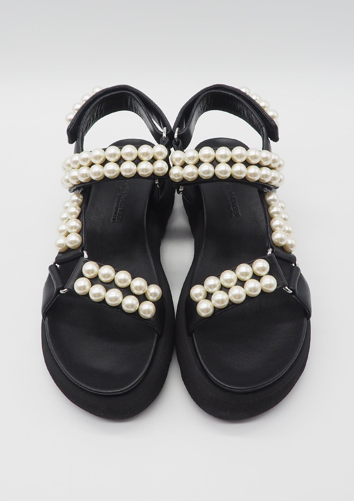 Feine Damen Plateau-Sandale aus Leder in Schwarz mit Perlen - Absatz 5,5cm Damen Sandalen Kennel & Schmenger