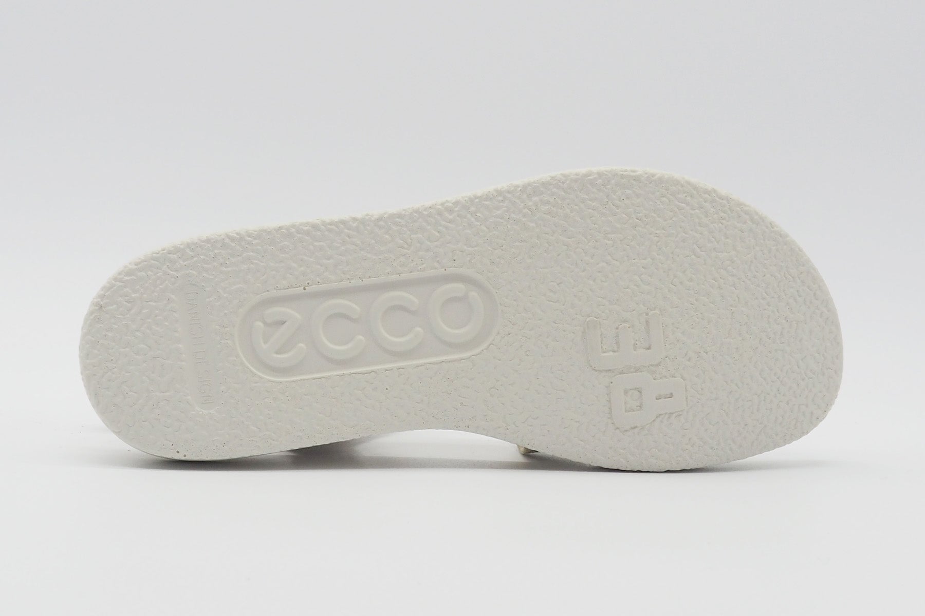 Feine Damen Sandale aus Metallicleder in Rosé - Absatz 2cm Damen Sandalen Ecco