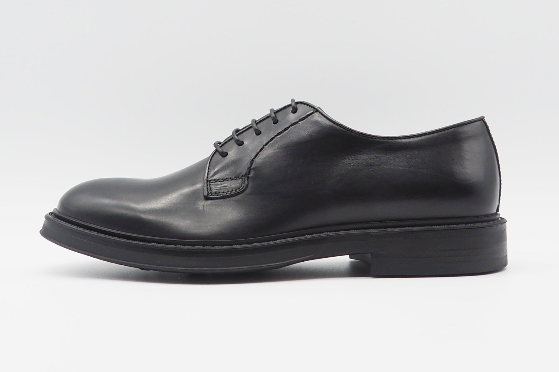 Herren Schnürschuh aus Glattleder in Schwarz Herren Klassik modern Corvari