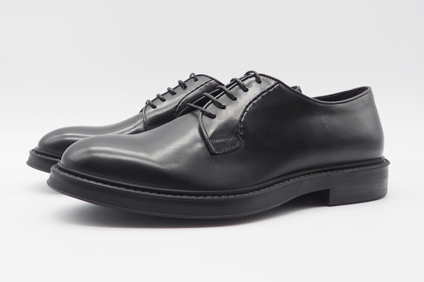 Herren Schnürschuh aus Glattleder in Schwarz Herren Klassik modern Corvari