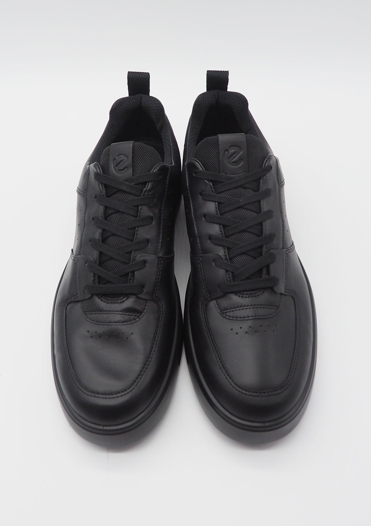 Herren Sneaker aus Leder in Schwarz - GORE-TEX® SURROUND® Herren Sneaker Ecco