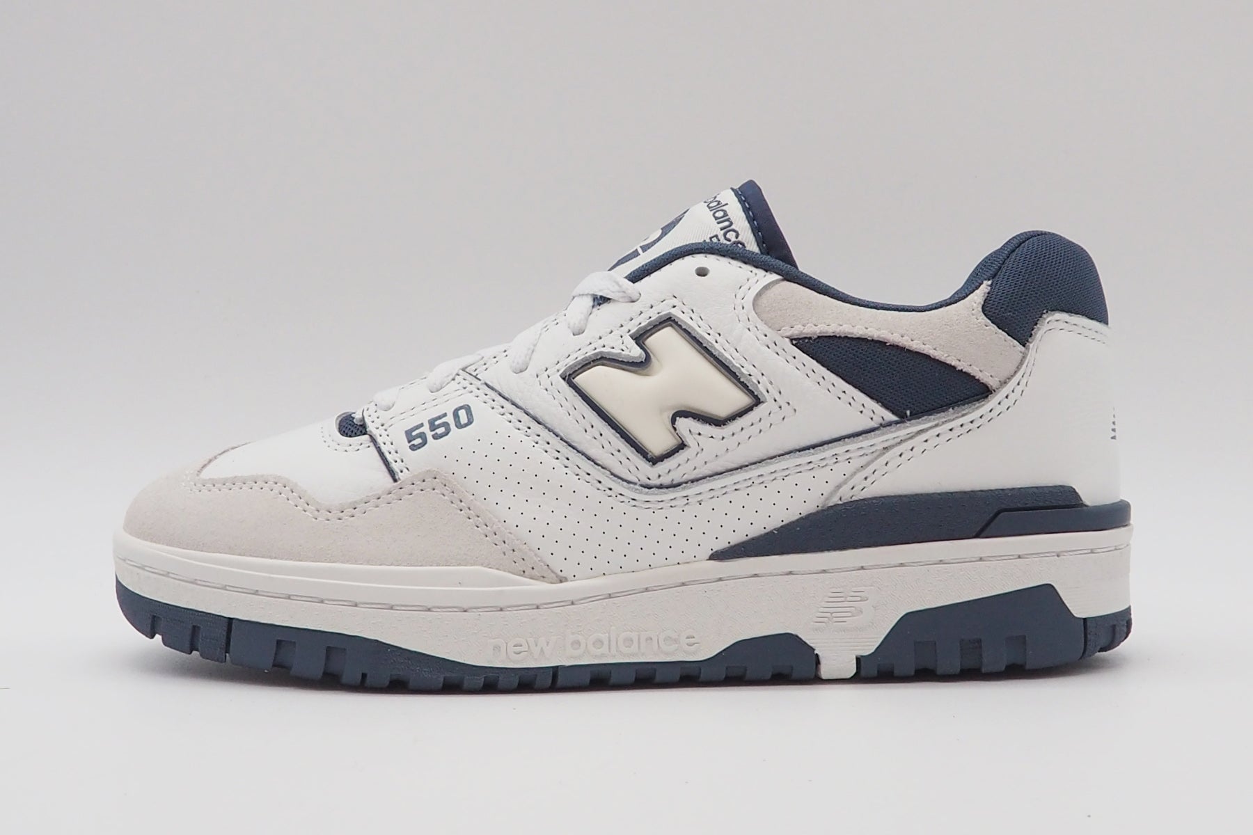 Herren Sneaker BB550STG aus Leder in Weiß, Grau & Blau Herren Sneaker New Balance