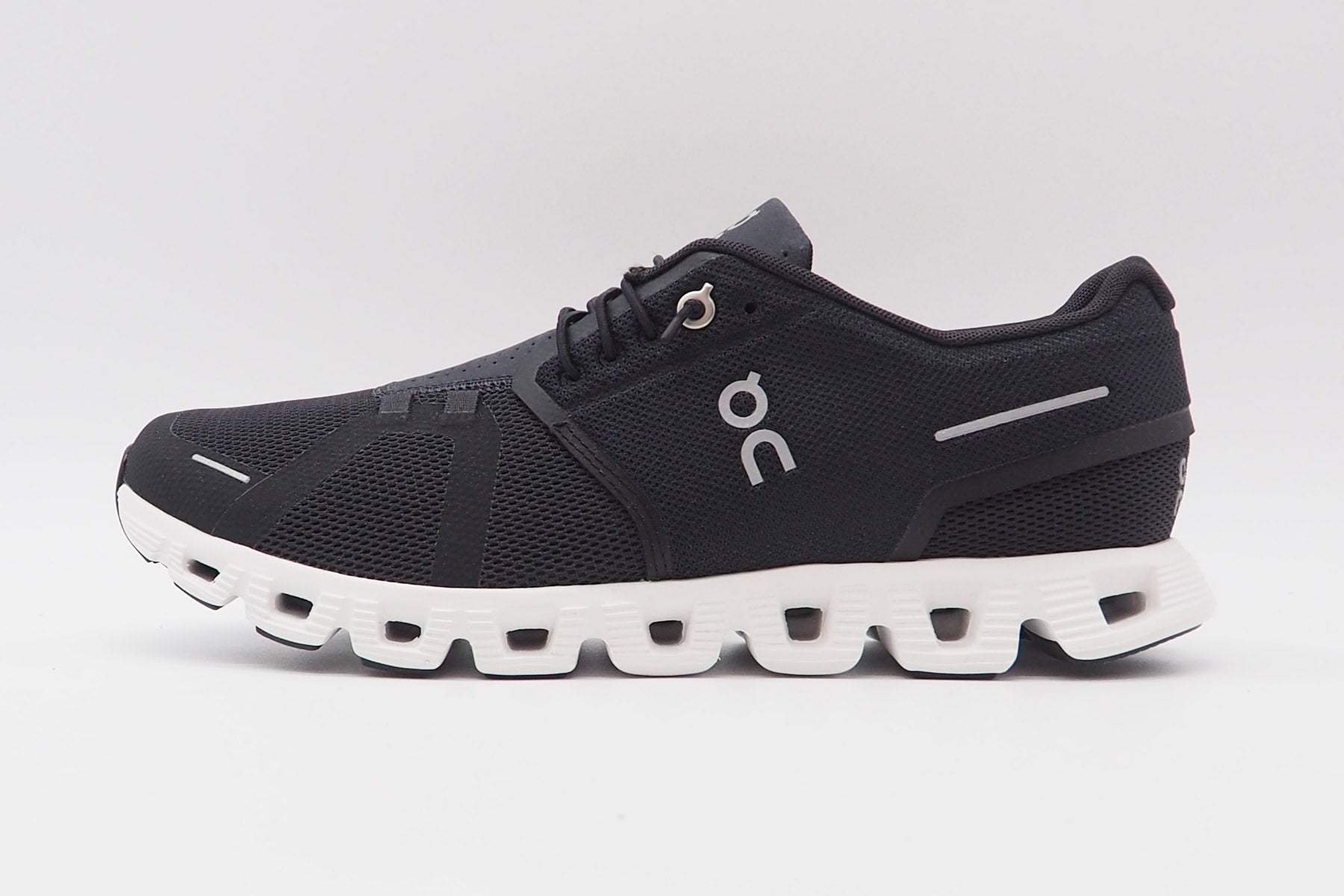 Herren Sneaker "Cloud 5" aus Mesh in Black & White Herren Sneaker On