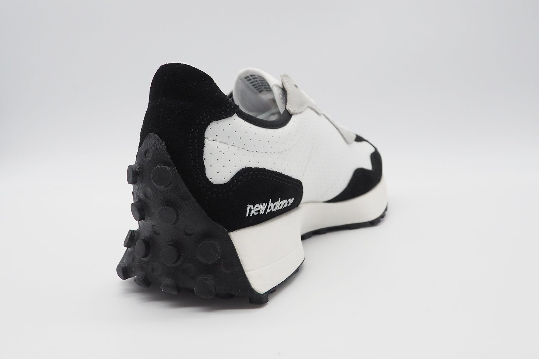 Herren Sneaker MS327NI aus Veloursleder & Mesh in Weiß, Schwarz & Grau Herren Sneaker New Balance