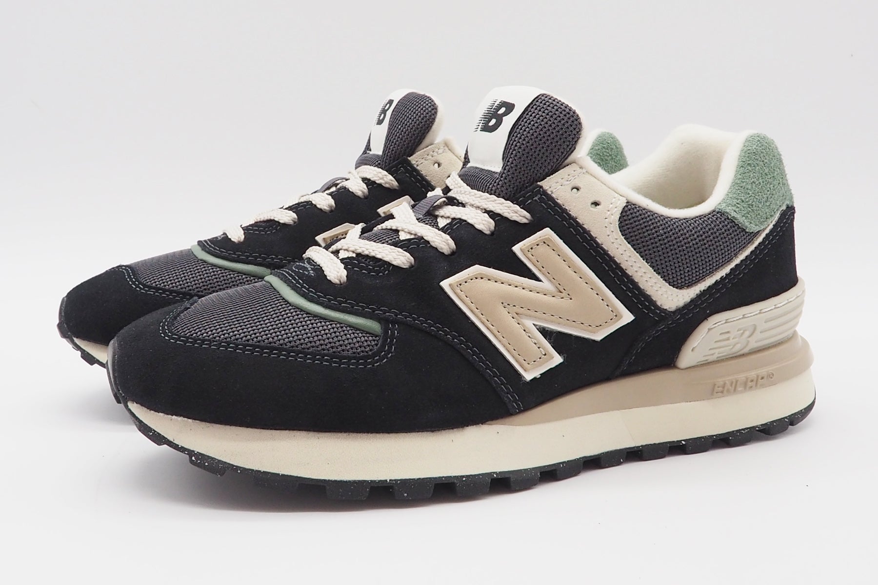 Herren Sneaker U574LGFB aus Veloursleder & Mesh in Schwarz, Natur & Mint Herren Sneaker New Balance