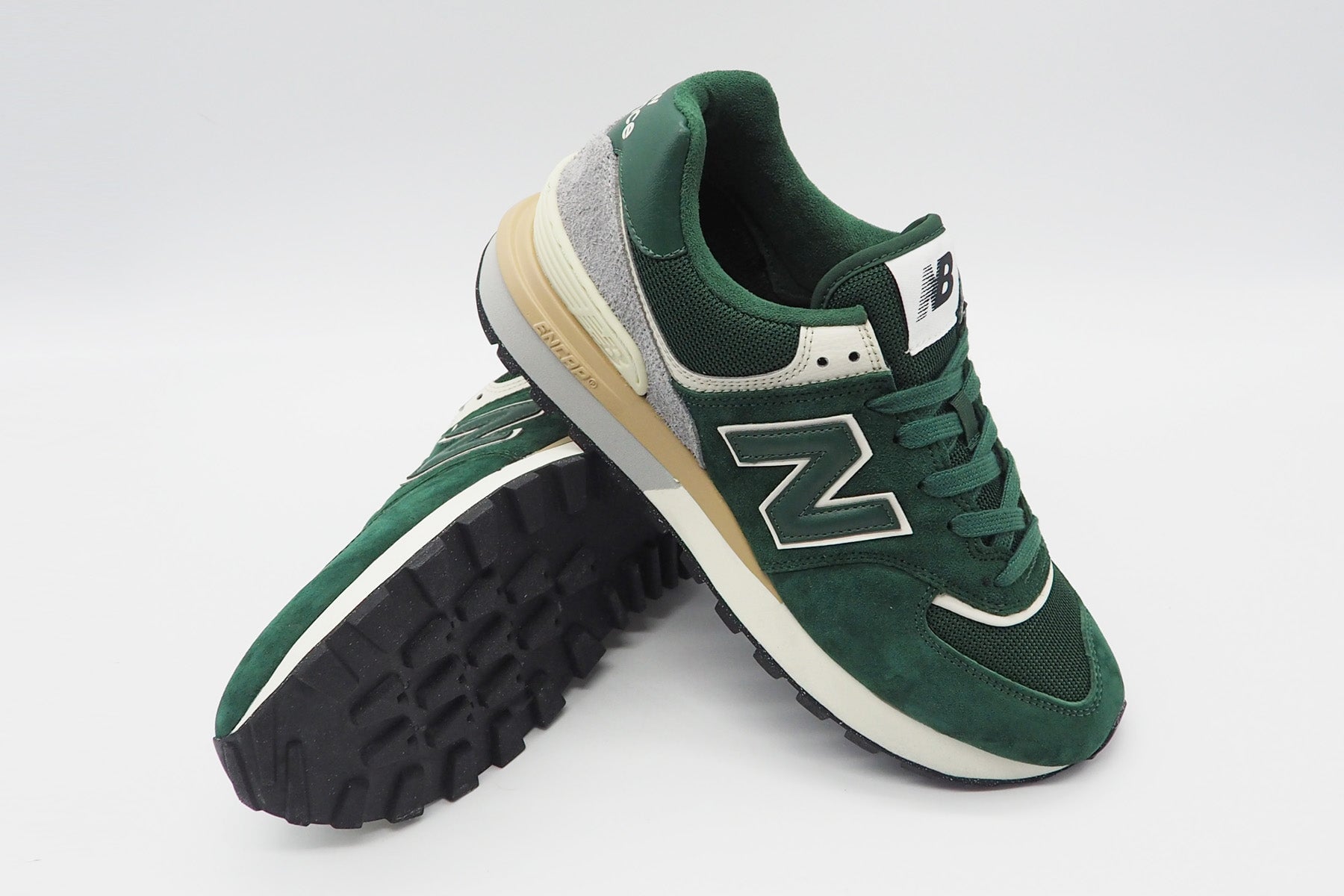 Herren Sneaker U574LGNW aus Veloursleder & Mesh in Grün Herren Sneaker New Balance