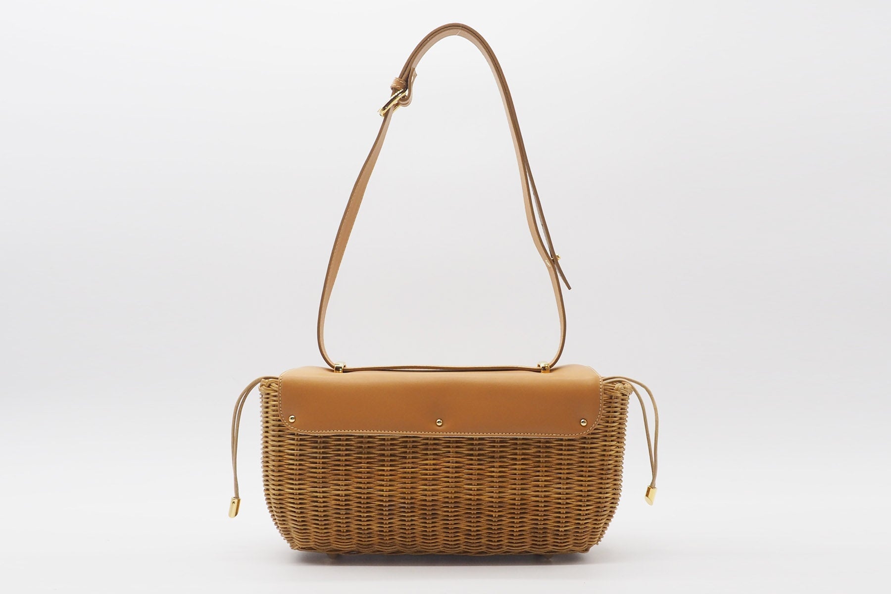 Korbtasche aus handgeflochtener Weide in Natur mit Überschlag aus Leder in Camel Taschen Crossbody & Schultertaschen Capaf