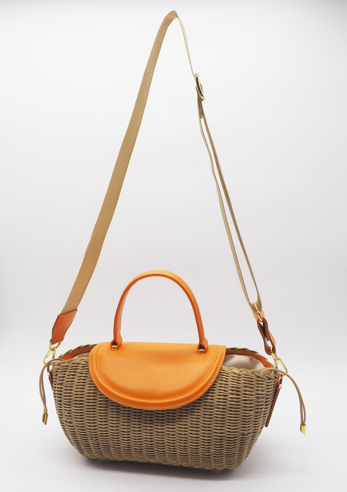 Korbtasche aus handgeflochtener Weide in Natur mit Überschlag aus Leder in Orange Taschen Crossbody & Schultertaschen Capaf