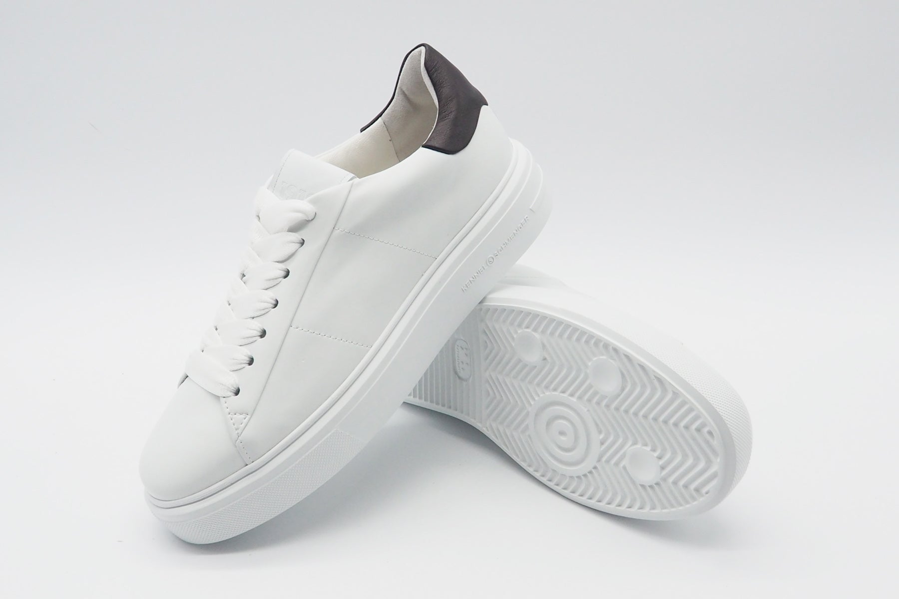 Lässiger Damen Sneaker aus Glattleder in Weiß Damen Sneaker Kennel & Schmenger