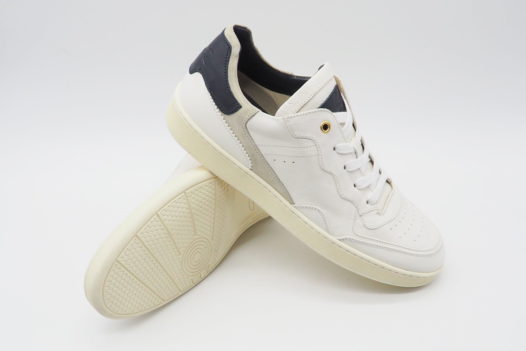 Lässiger Herren Sneaker aus Glattleder in Weiß - 1952 Herren Sneaker Corvari