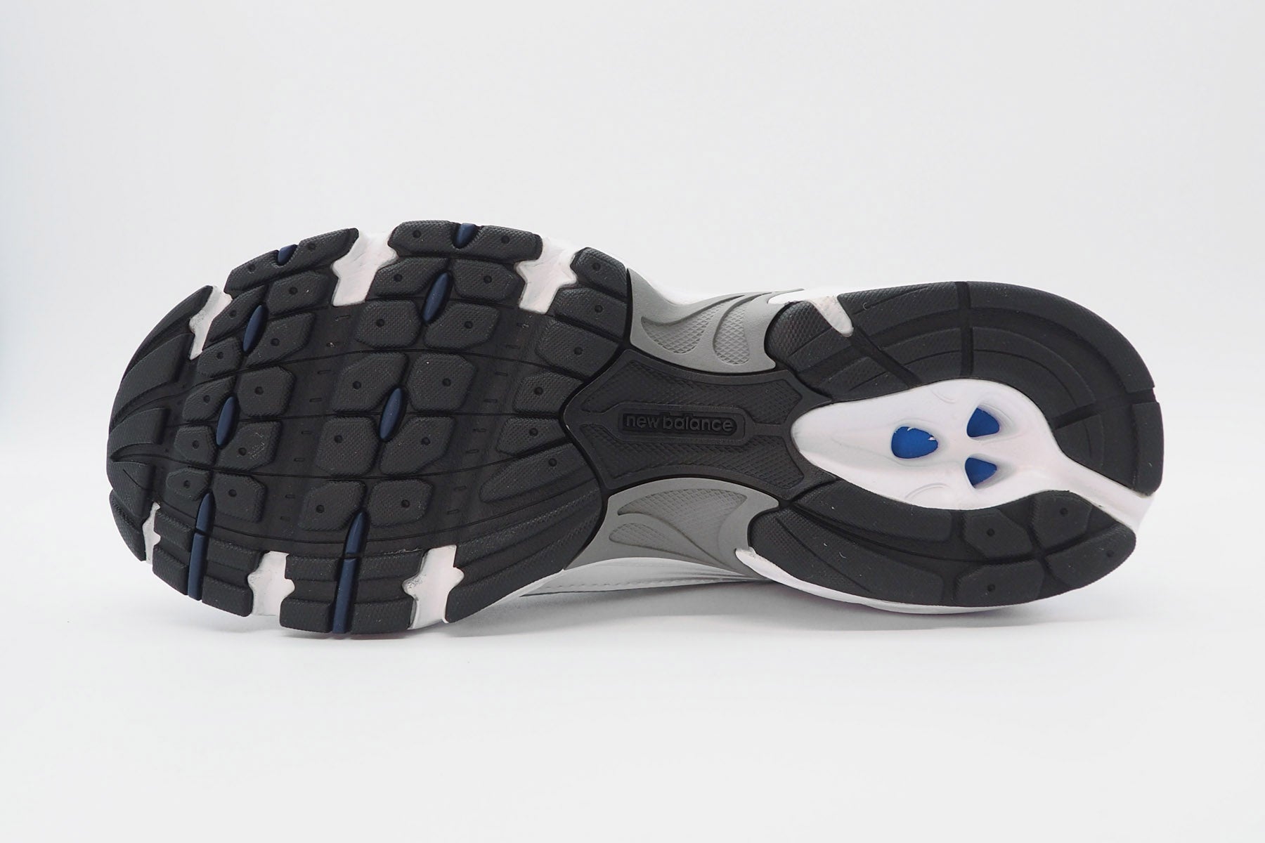 "Limited Edition" Unisex Sneaker MR530SG aus Mesh in Weiß, Navy & Silber - Running Course Herren Sneaker New Balance