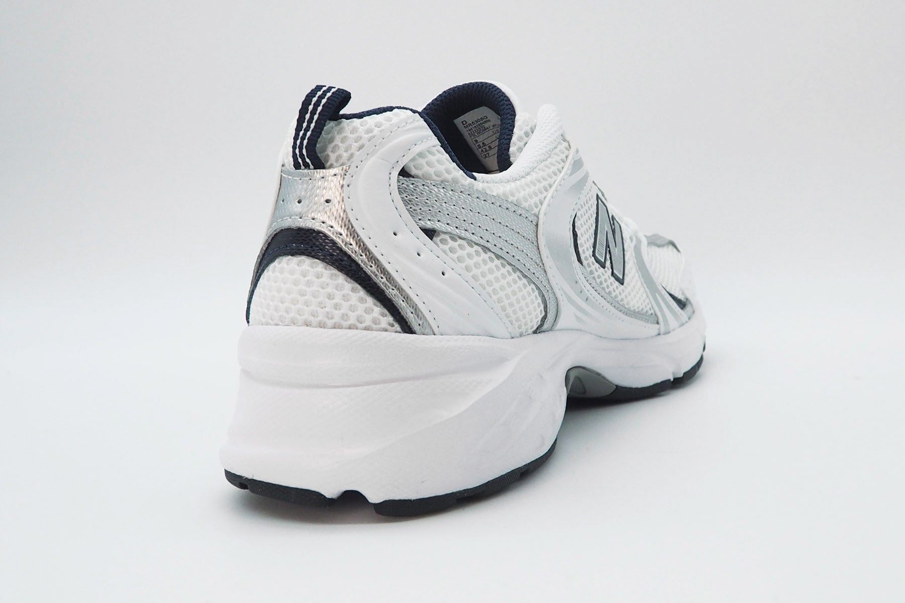 "Limited Edition" Unisex Sneaker MR530SG aus Mesh in Weiß, Navy & Silber - Running Course Herren Sneaker New Balance