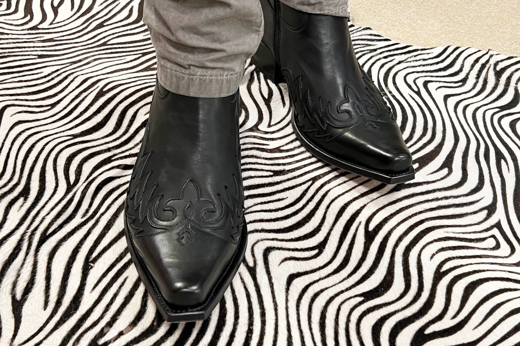 Raffinierter Herren Western-Boots aus Glattleder in Schwarz - Absatz 4cm Herren Stiefeletten Sendra