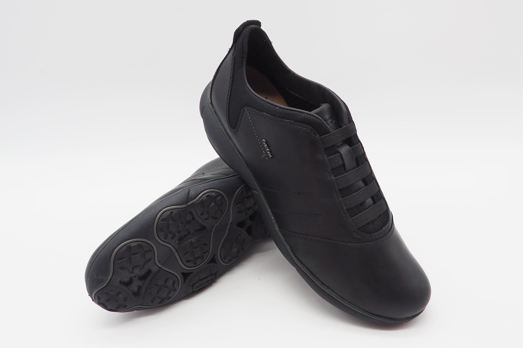 Sportive Herren Slipper aus Glattleder in Schwarz - U52D7B - GORETEX Herren Slipper & Mokassin Geox