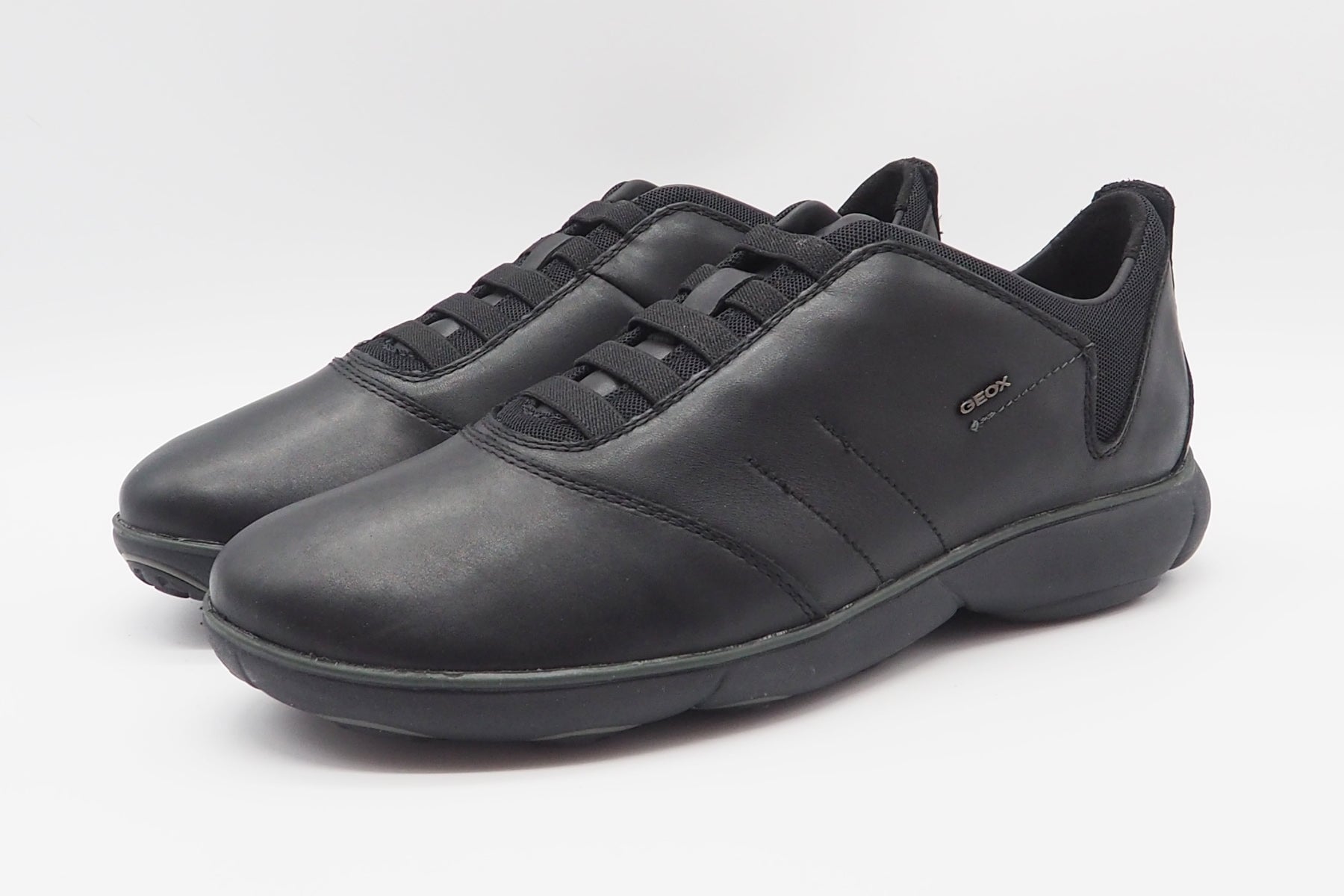 Sportive Herren Slipper aus Glattleder in Schwarz - U52D7B - GORETEX Herren Slipper & Mokassin Geox