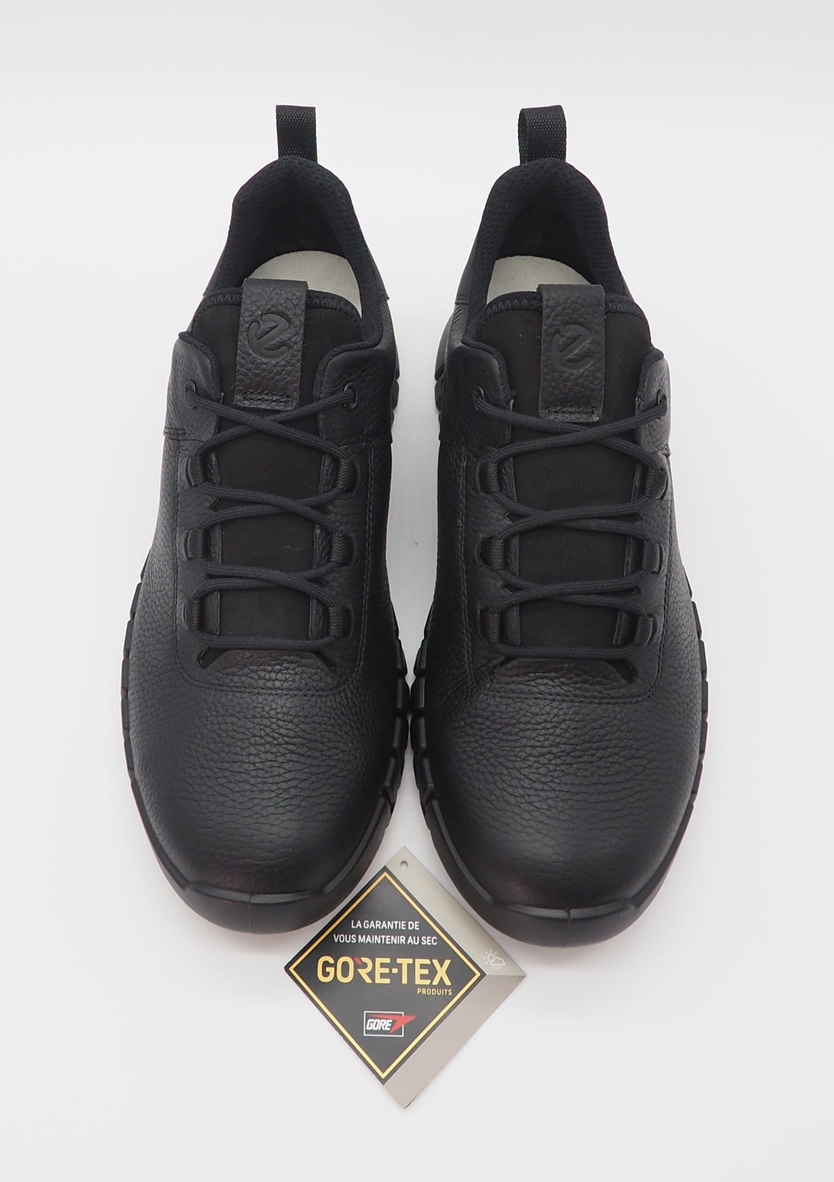 Sportive Herren Sneaker aus Leder in Schwarz - Gruuv - Gere-Tex Herren Sneaker Ecco