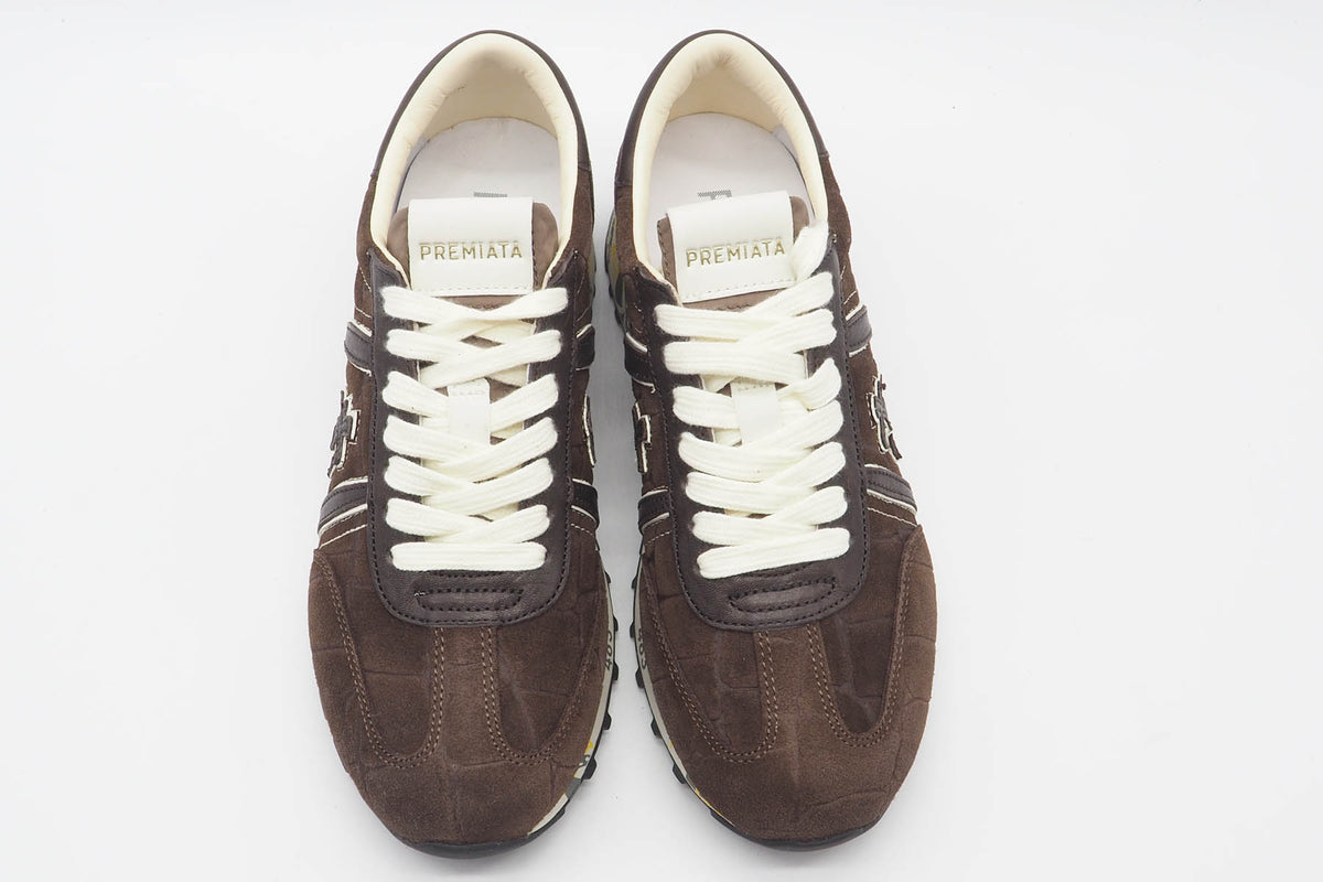 Damen Sneaker aus geprägtem Velours in Krokoptik in Dunkelbraun - Lucy