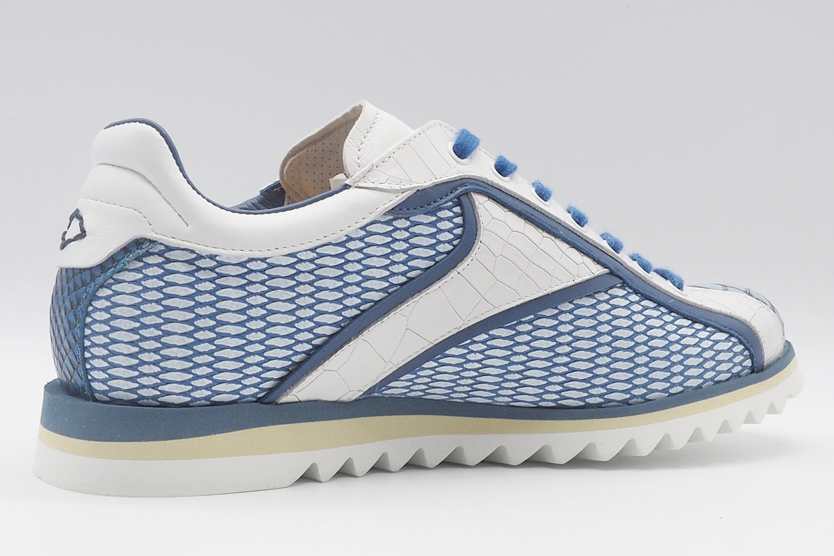 Extravaganter Herren Sneaker aus Leder in Weiß und Royalblau mit edler Prägung