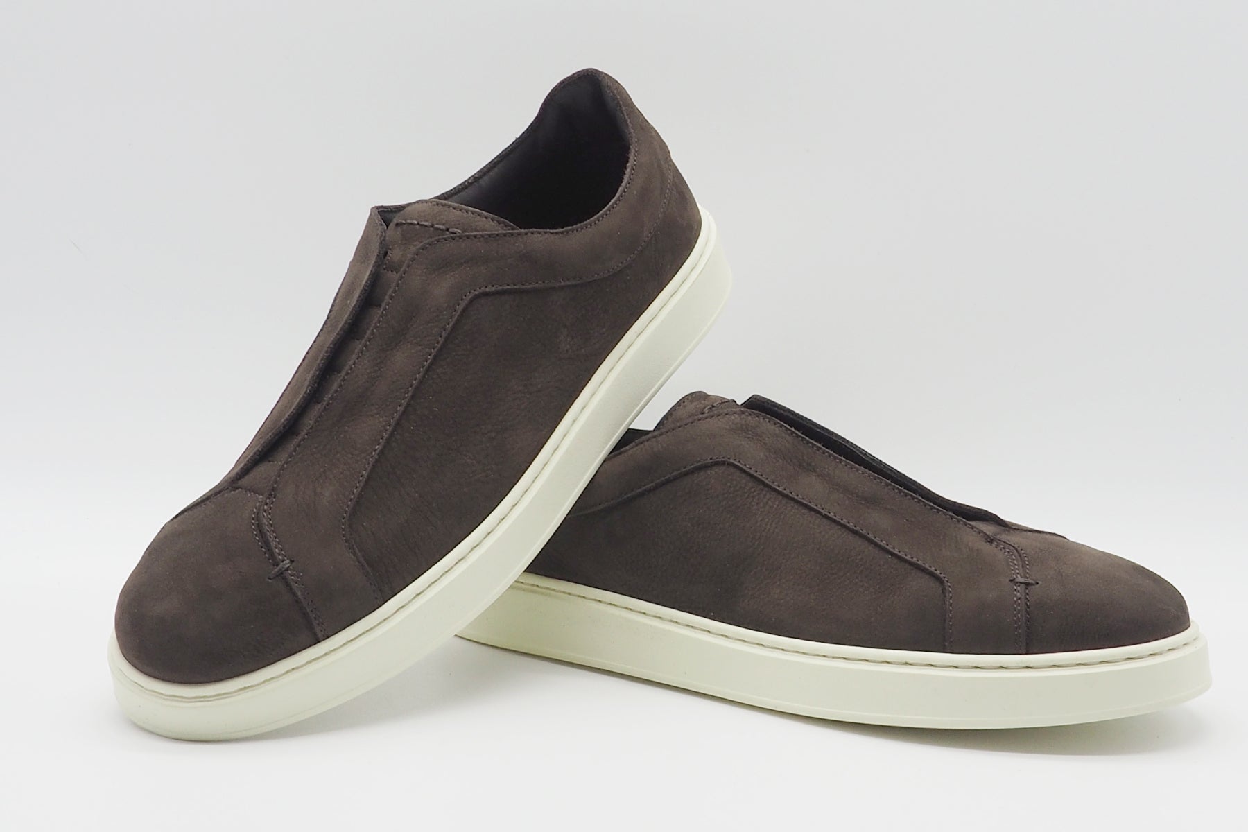 Edler Herren Slipper aus Nubukleder in Dunkelbraun - im Sneakerstil mit weicher Sohle