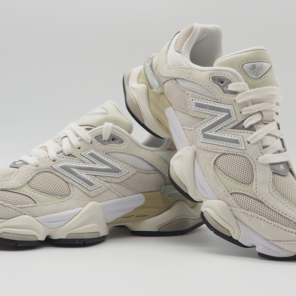 New Balance Damen Sneaker U9060BLK aus Veloursleder Mesh in