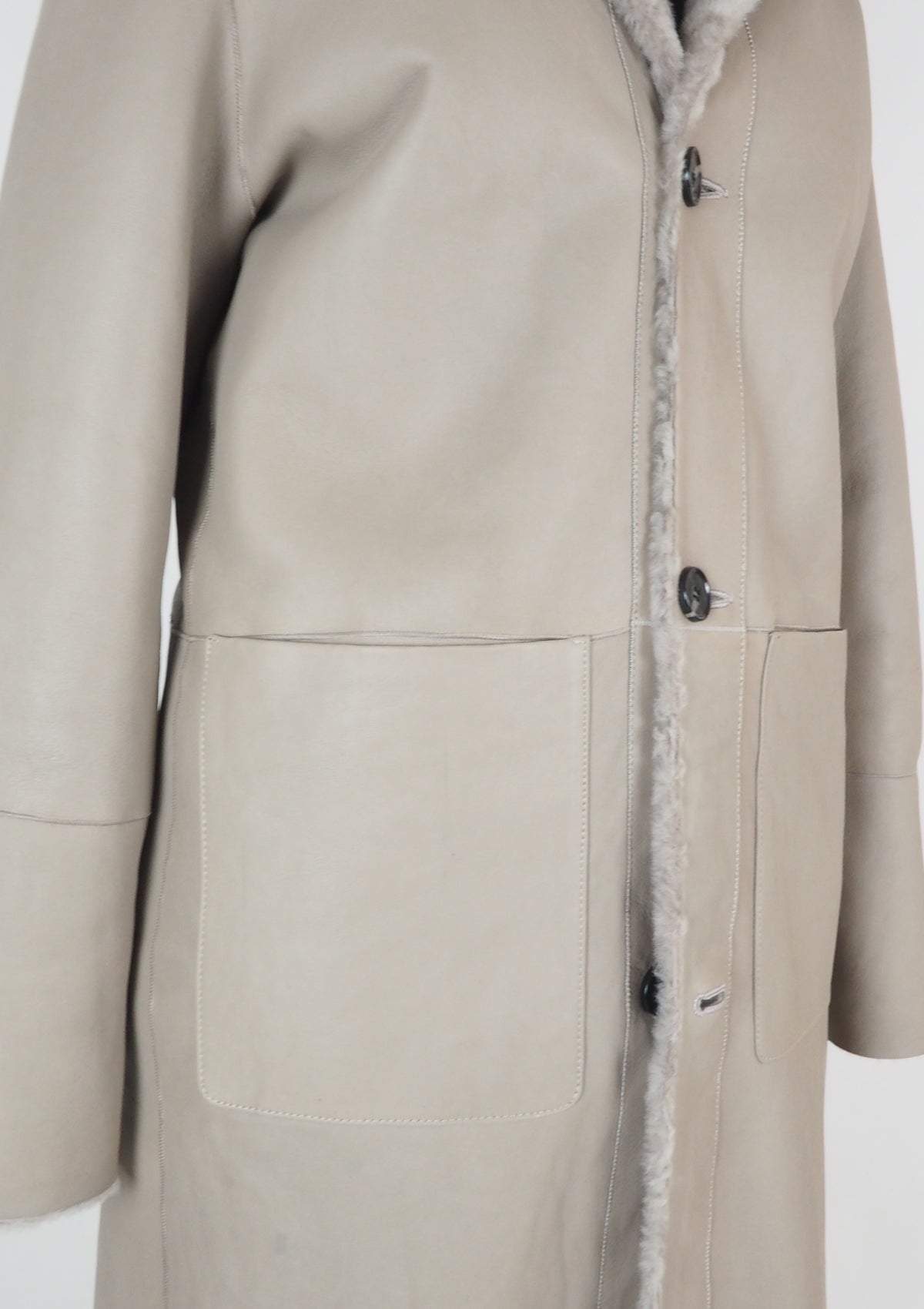 Damemantel aus edlem Lammfell in Tope - zum Wenden - Marta Damen Mantel Benedetta Novi 