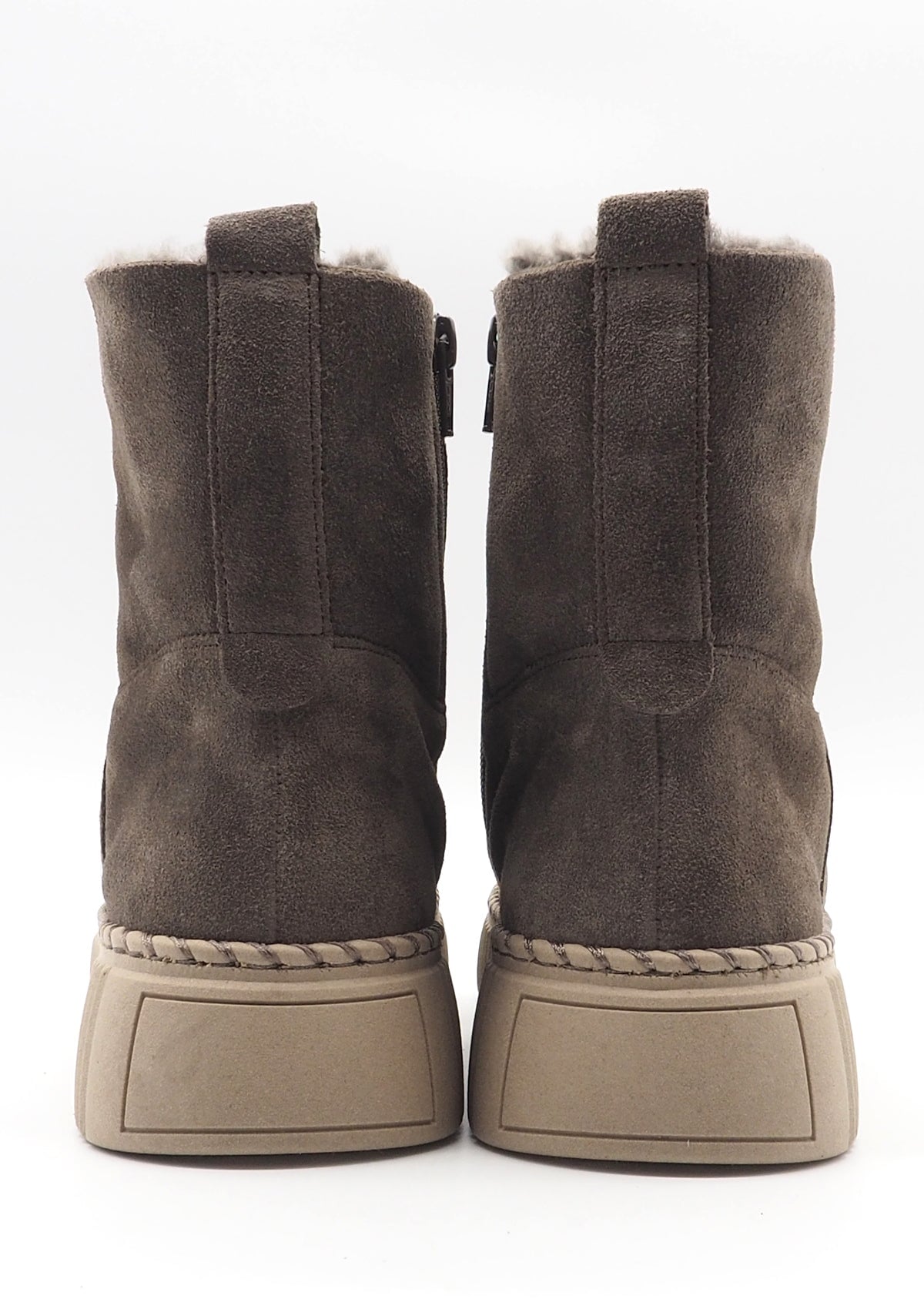 Damen Bootie aus Veloursleder in Dunkelbraun mit Lammfellfutter Damen Stiefeletten Gabor 